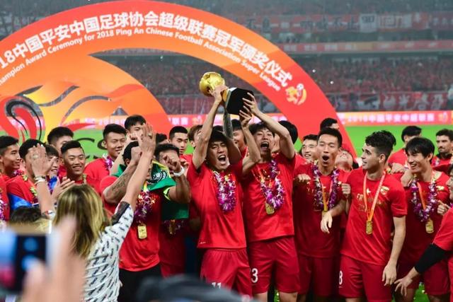 媒体人：杨瀚森胡金秋占据男篮世预赛5号位主力 第3中锋看好徐昕